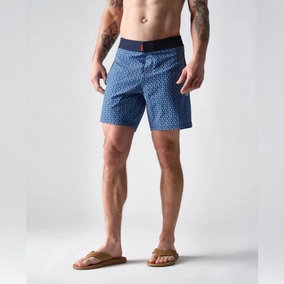Rhone Point Break Board shorts Size 34 NWT Ocean Blue Navy Geo 7” - Picture 1 of 10